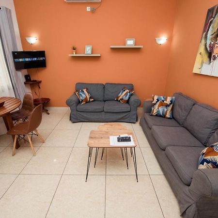 Appartement Charmant Et Lumineux Pointe Noire Luaran gambar