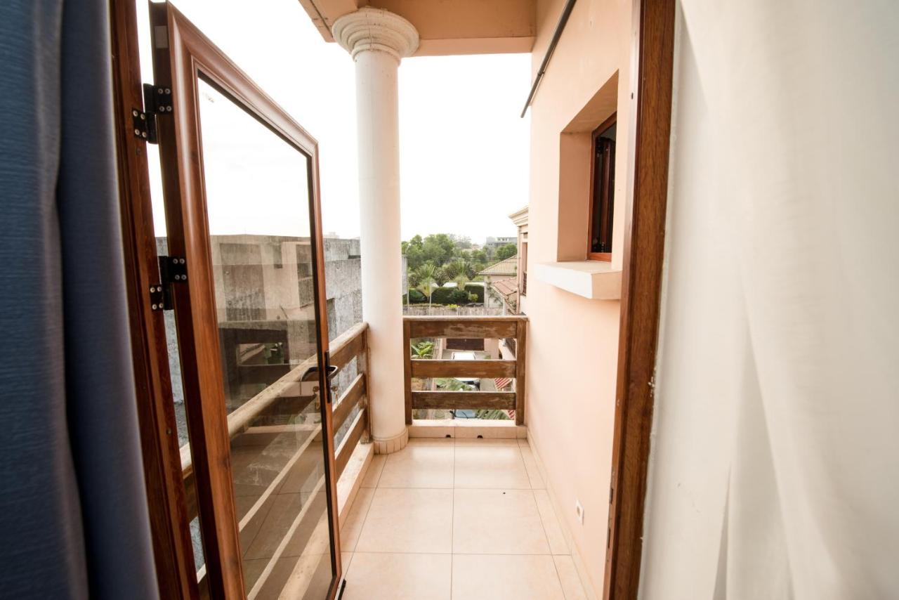 Appartement Charmant Et Lumineux Pointe Noire Luaran gambar